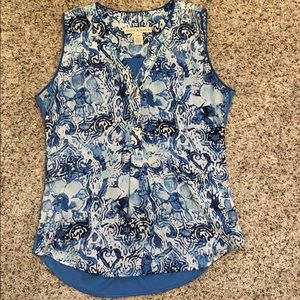 Blue and white print tank